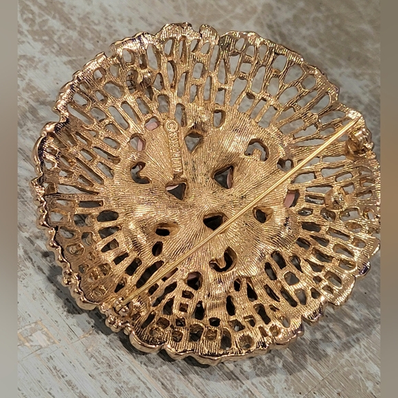 Sarah Coventry goldtone brooch - Picture 7 of 12
